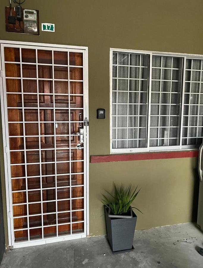 Theatbas Homestay 17 In Seri Iskandar Perak 3 Bedroom Bota Esterno foto